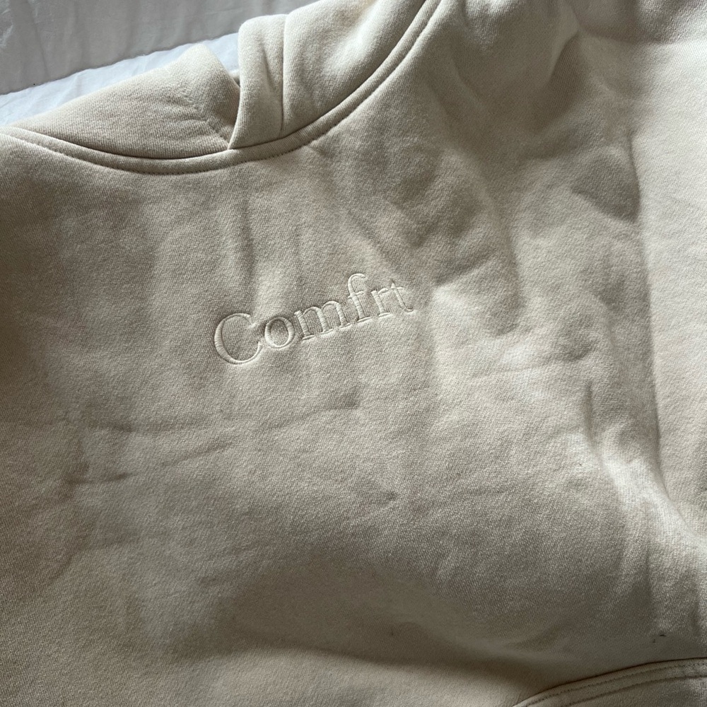 Comfrt Cream Sweatshirt